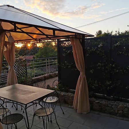 Bed and Breakfast Logis Des Douves Tiffauges Exterior foto