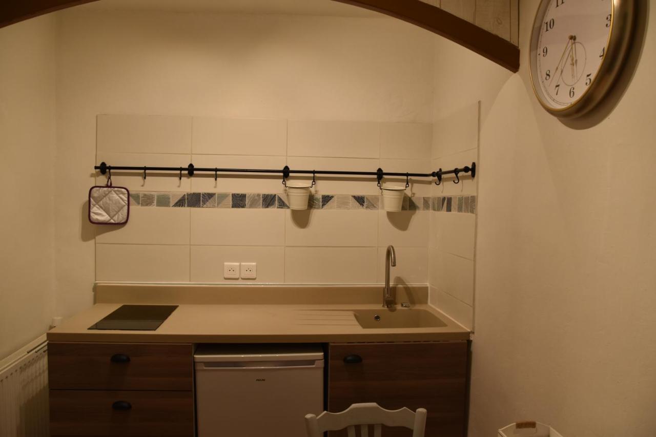 Bed and Breakfast Logis Des Douves Tiffauges Exterior foto
