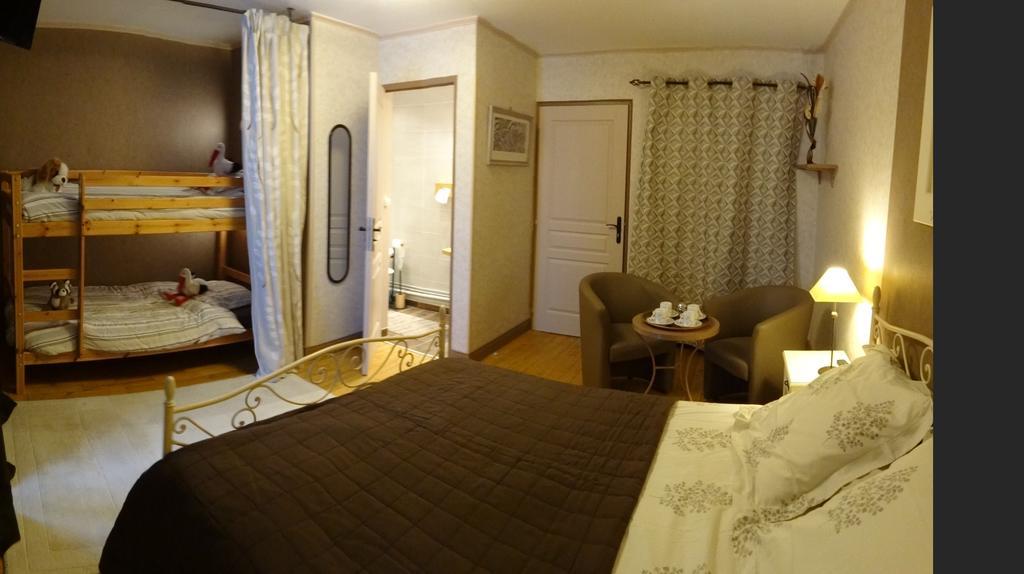 Bed and Breakfast Logis Des Douves Tiffauges Exterior foto