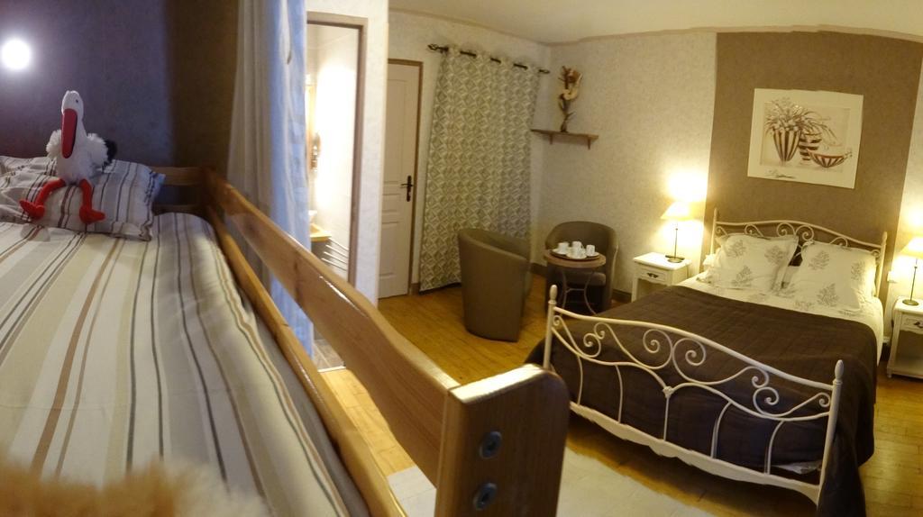 Bed and Breakfast Logis Des Douves Tiffauges Exterior foto